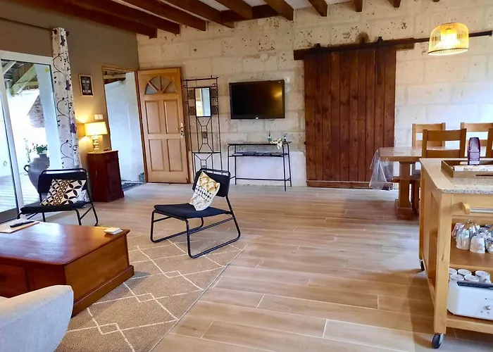 度假居 Confortable Pres De Saumur : 2 Chambres, Jardin Clos, Terrasse, Proche Sites Touristiques - Fr-1-622-4