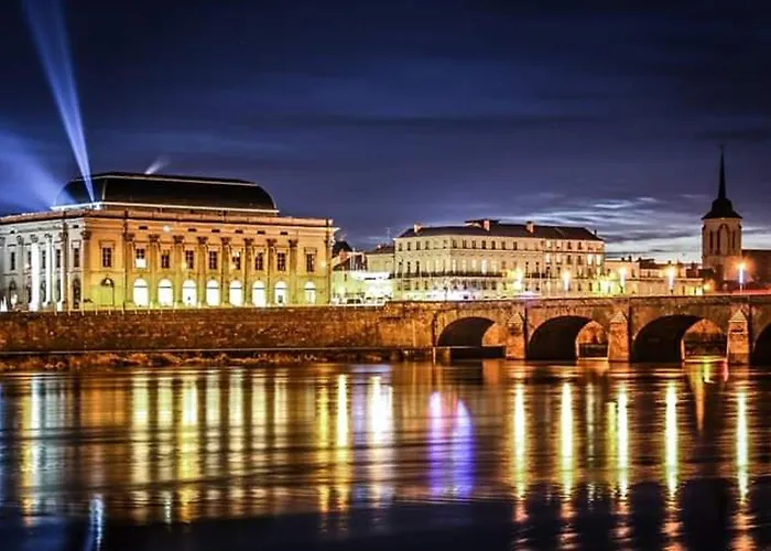 Confortable Pres De Saumur : 2 Chambres, Jardin Clos, Terrasse, Proche Sites Touristiques - Fr-1-622-4 *